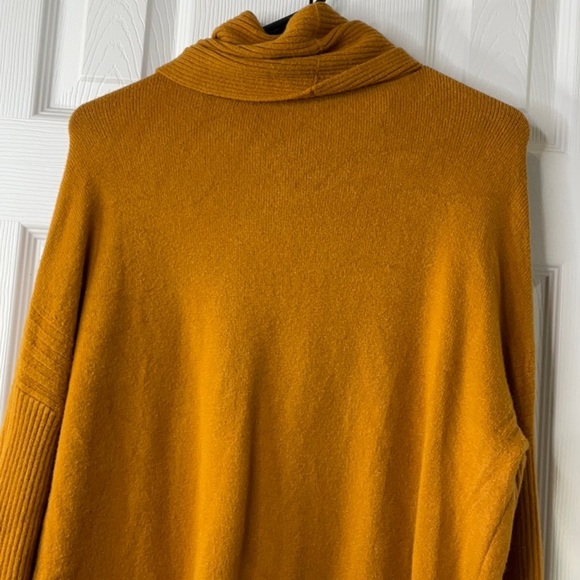 Cyrus Women Sweater Medium Orange Nylon Blend Long Sleeve Knit Casual Pullover - Picture 8 of 9